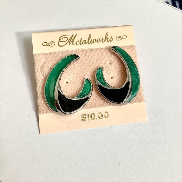 Vintage Silver Tone and Black and Green Enamel Earrings - Picture 2 of 3